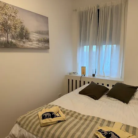 Woodstar Apartment *